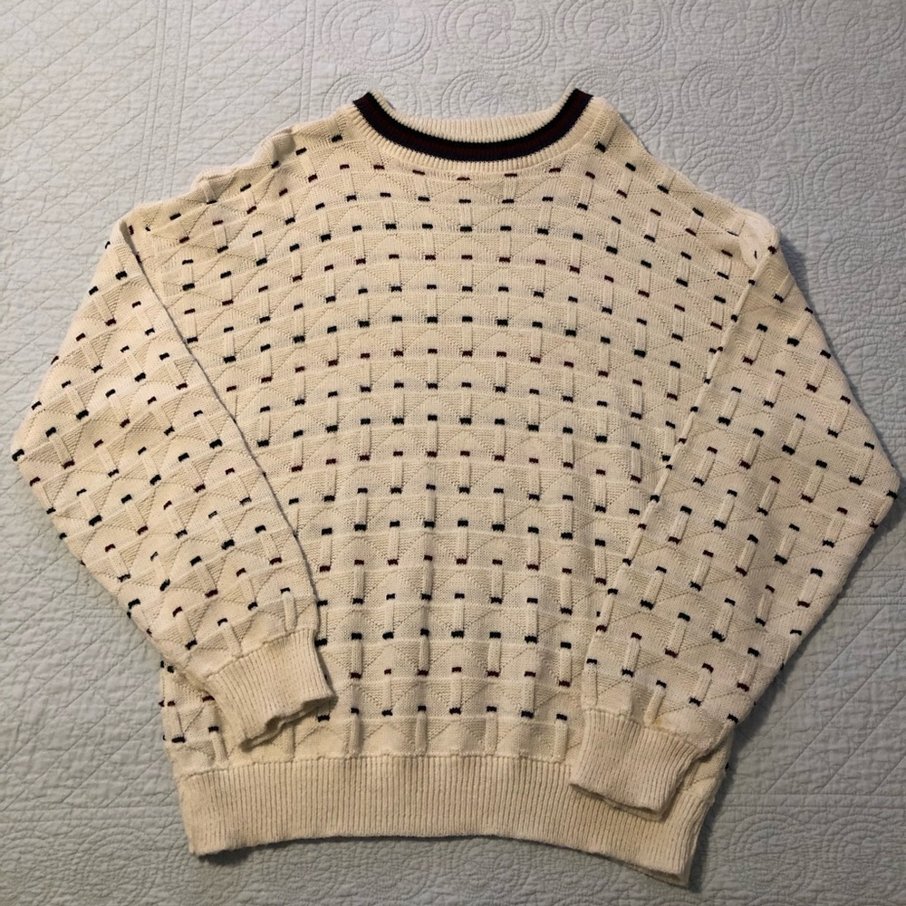 Vintage 90’s pullover sweater. Size large.
